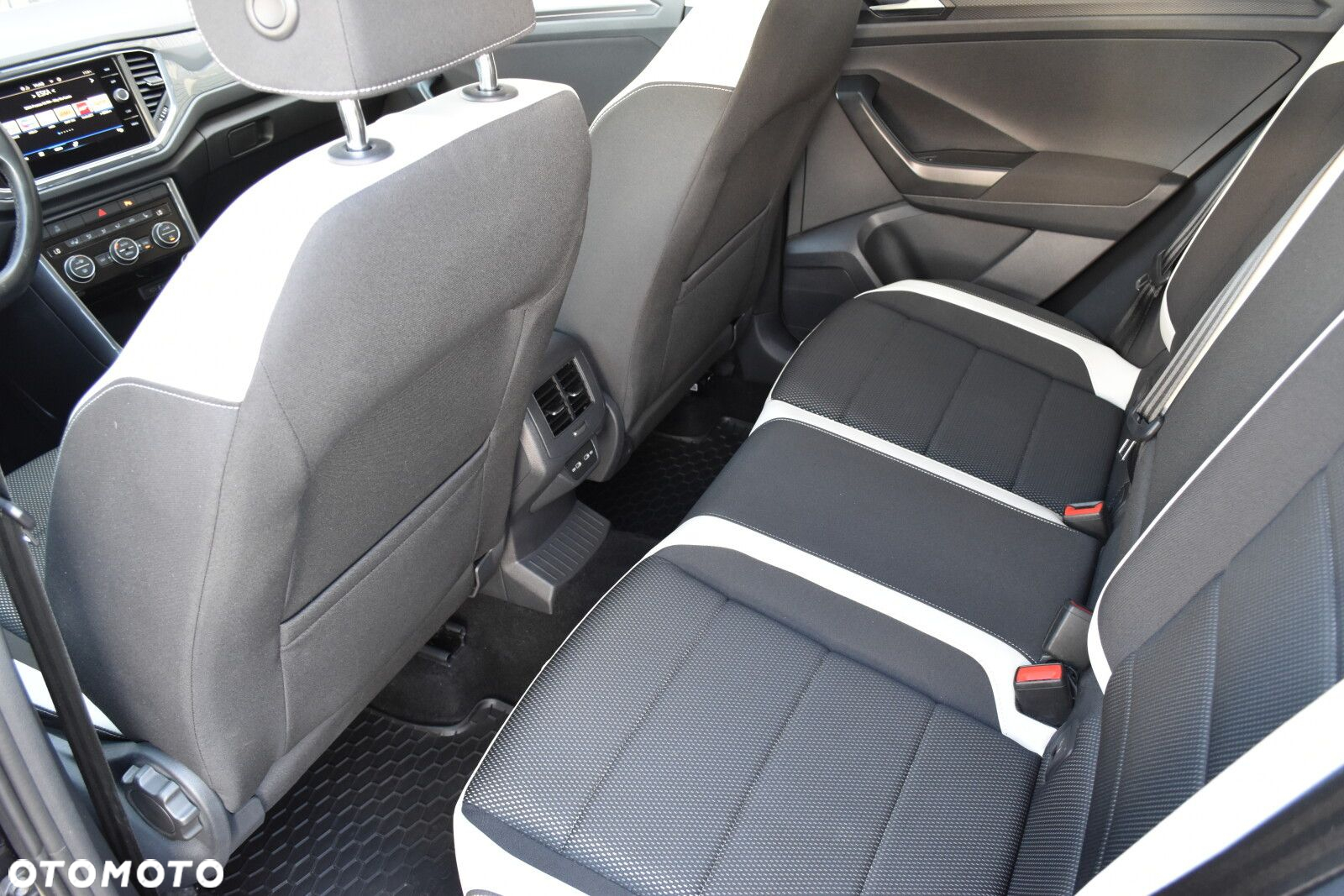 Volkswagen T-Roc 1.5 TSI ACT Premium - 21