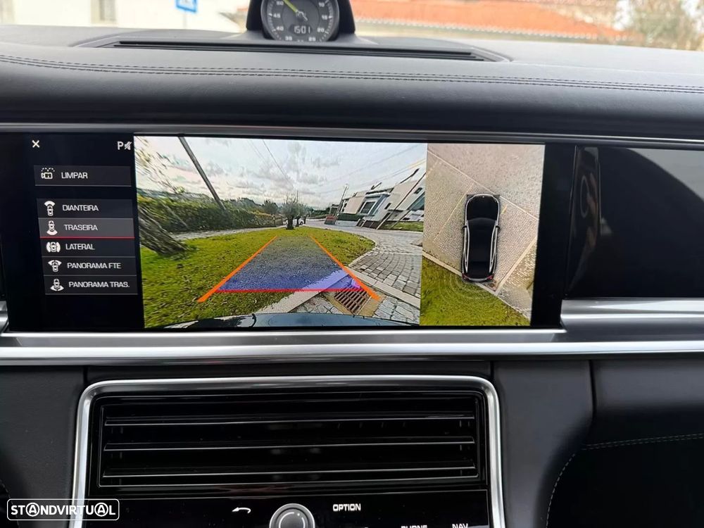 Porsche Panamera 4 E-Hybrid - 30