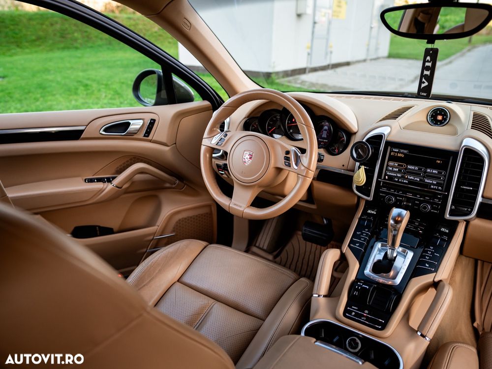 Porsche Cayenne 3.0 L V6 - 2