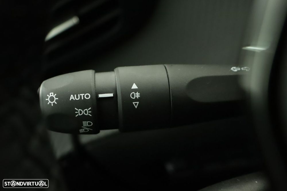 Peugeot 2008 1.2 PureTech Allure - 17