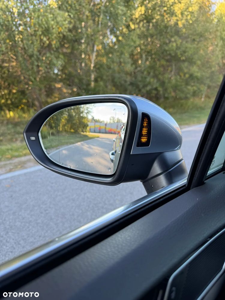 Volkswagen Passat - 22