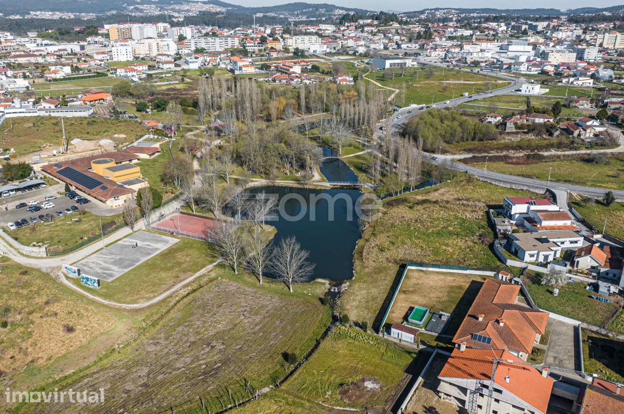Terreno urbano, com 2200m2, Próximo ao Parque de Freamunde - Grande imagem: 5/16