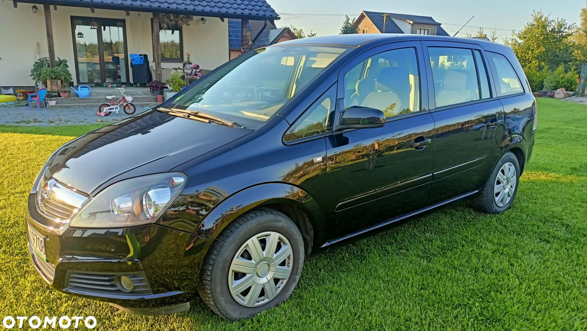 Opel Zafira 1.8 Elegance - 1
