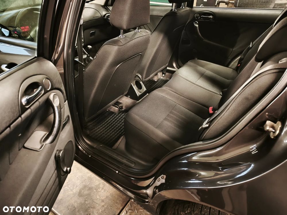 Alfa Romeo 147 1.9 JTDM 8V - 6