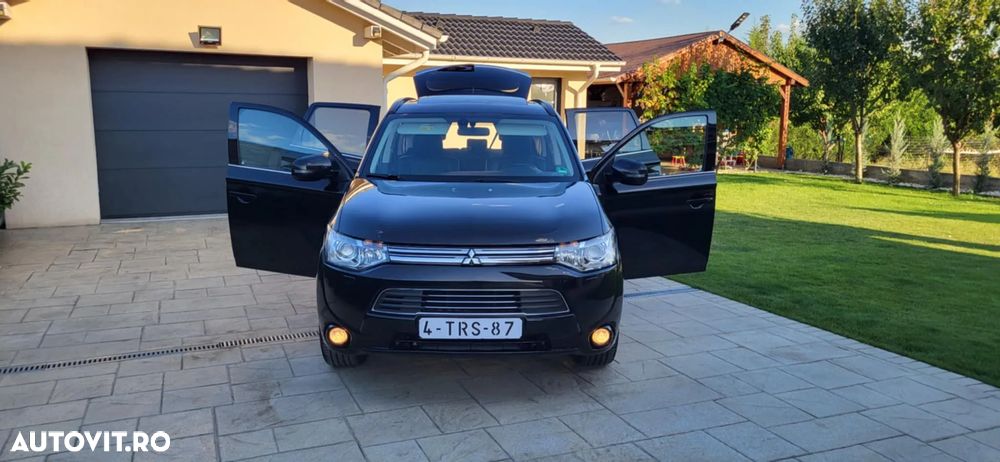 Mitsubishi Outlander - 11