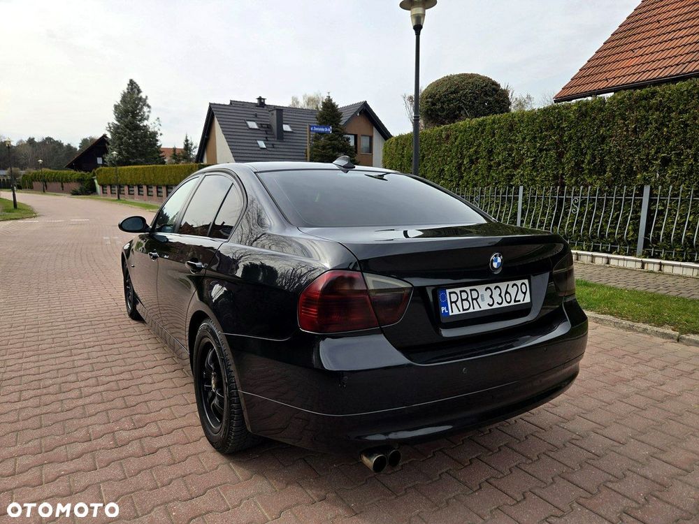 BMW Seria 3 318d - 4