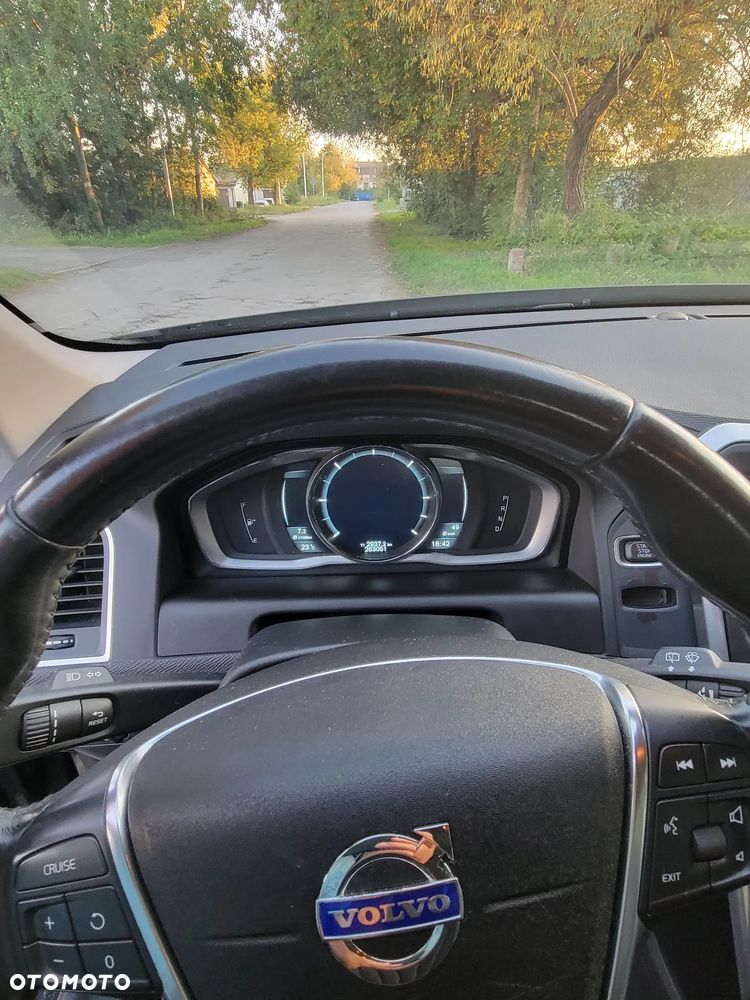 Volvo XC 60 D4 Geartronic Summum - 6