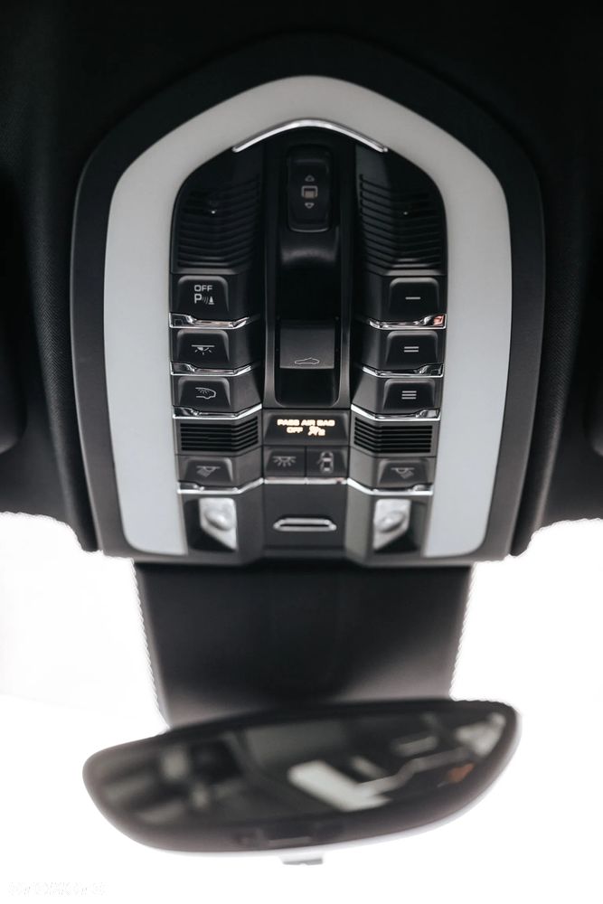 Porsche Cayenne E-Hybrid - 36