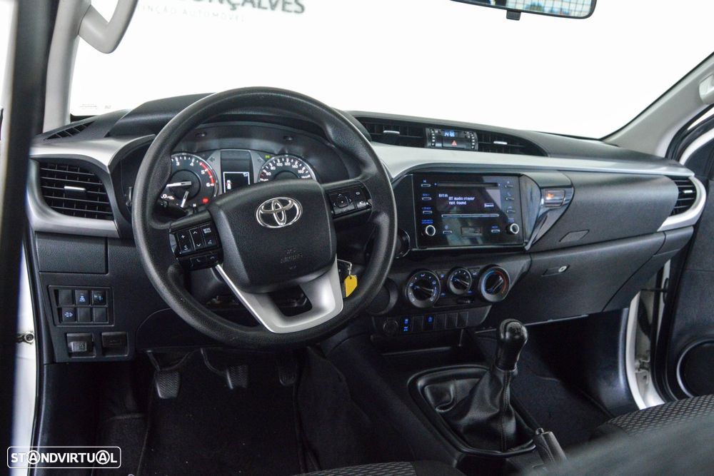 Toyota Hilux 2.4 D-4D 4X2 Cabine Dupla 5L - 6