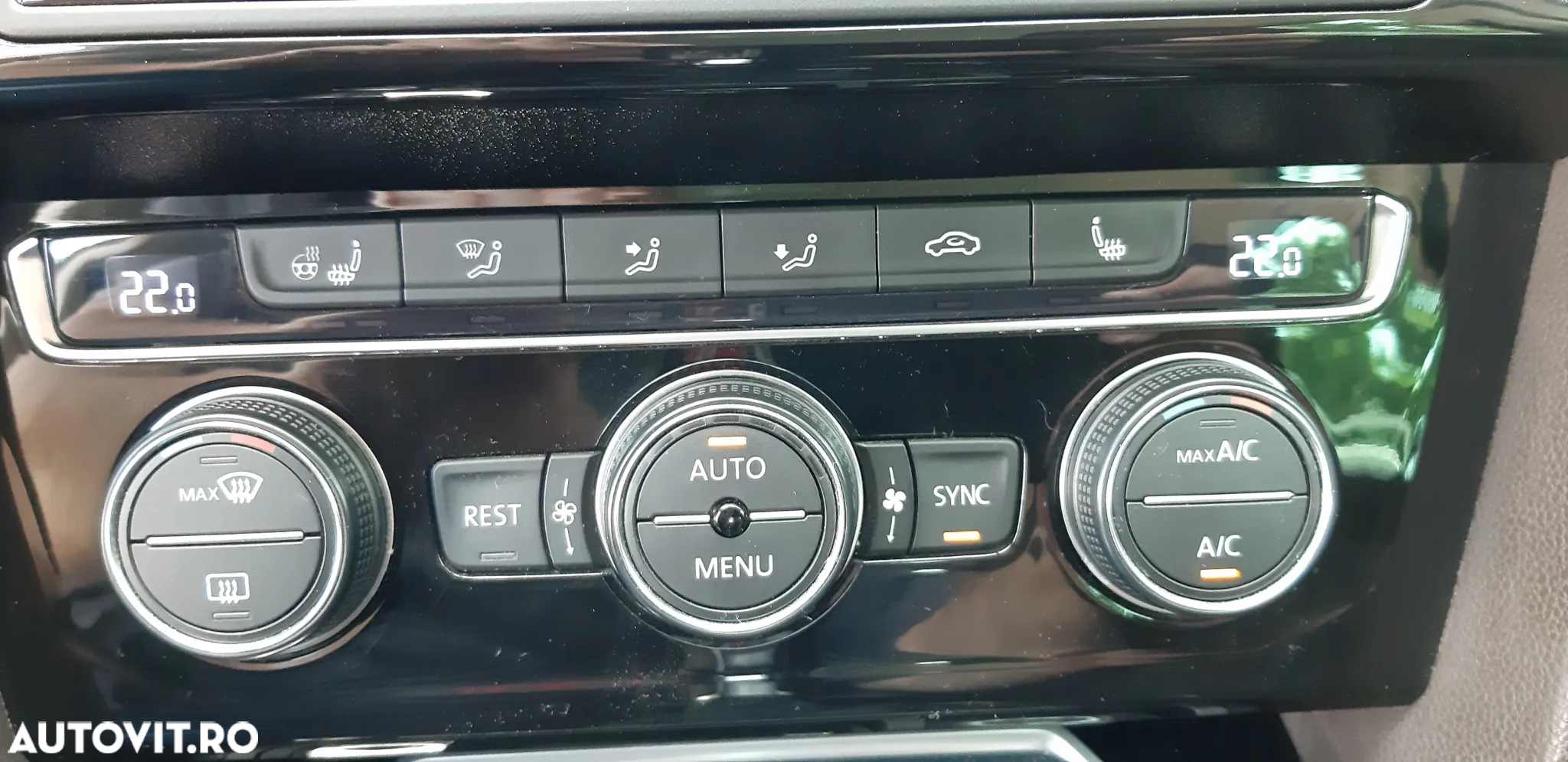 Volkswagen Passat Variant 2.0 TDI DSG 4Motion Highline - 24