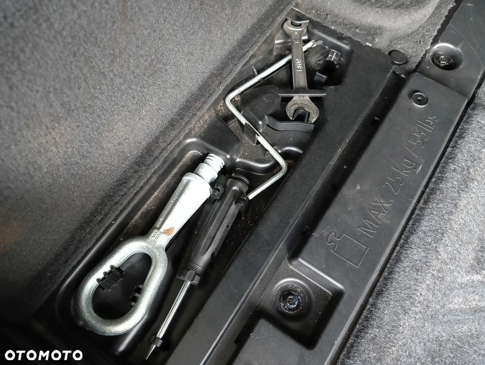 BMW Seria 3 320i - 27