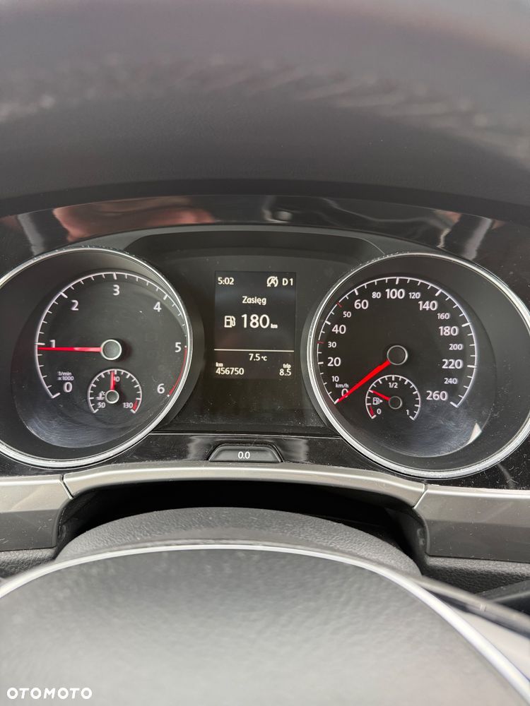 Volkswagen Touran - 10