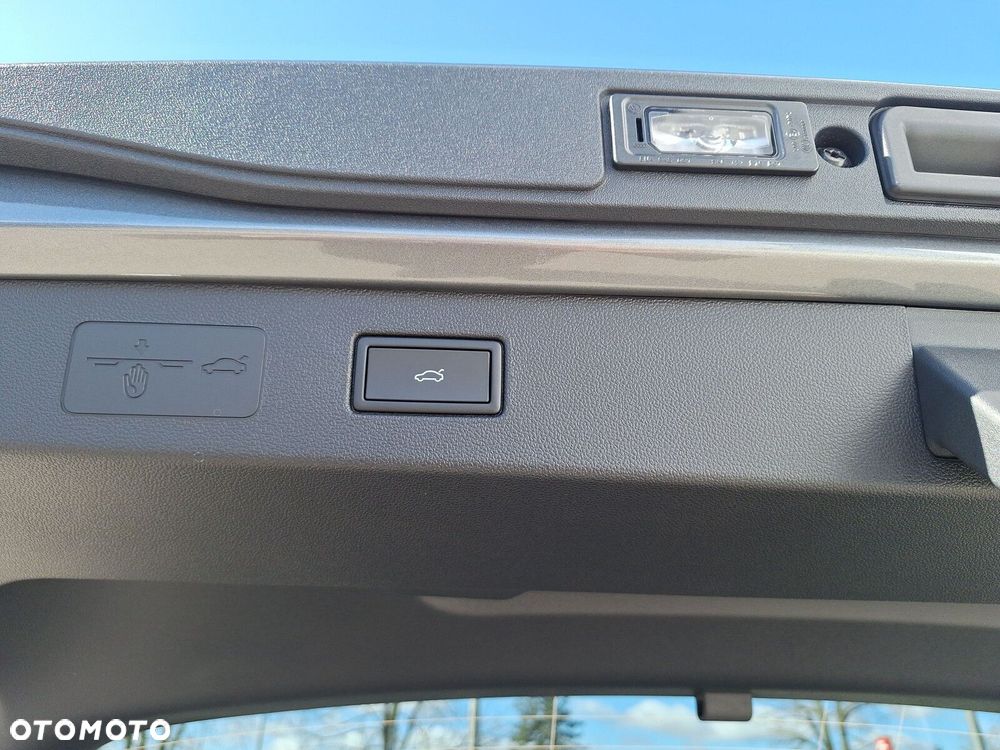 Volkswagen T-Roc 1.5 TSI Style DSG - 33