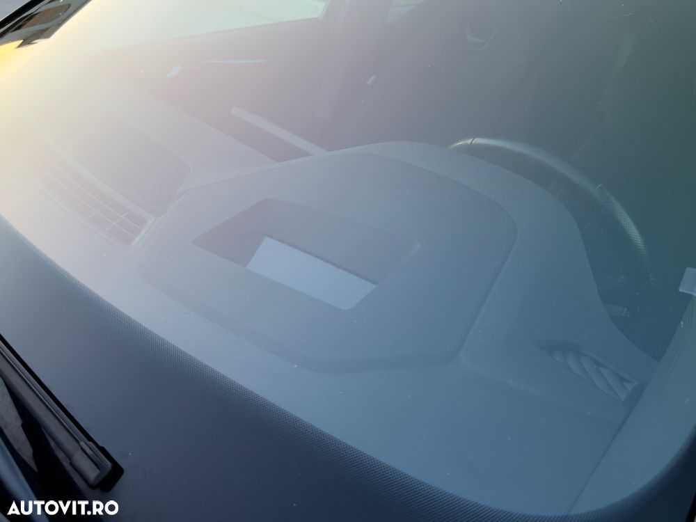 Skoda Octavia 2.0 TDI DSG Sportline - 8