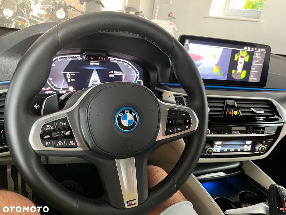 BMW Seria 5 530e xDrive PHEV M Sport Edition - 11