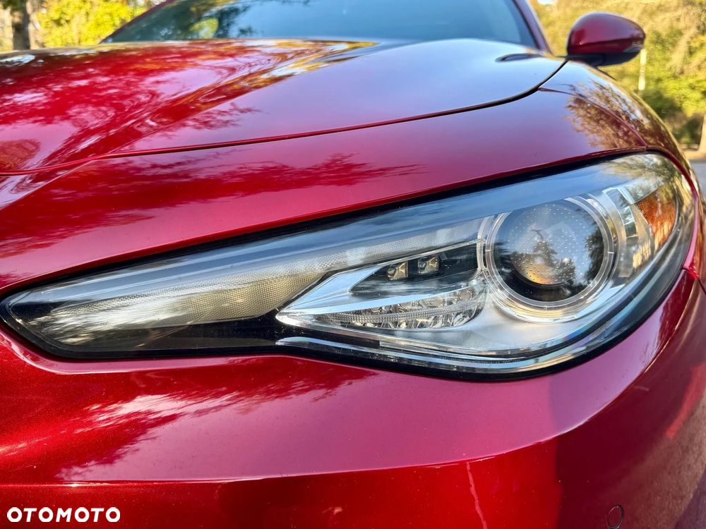 Alfa Romeo Giulia 2.0 Turbo 16V AT8-Q4 Ti - 4