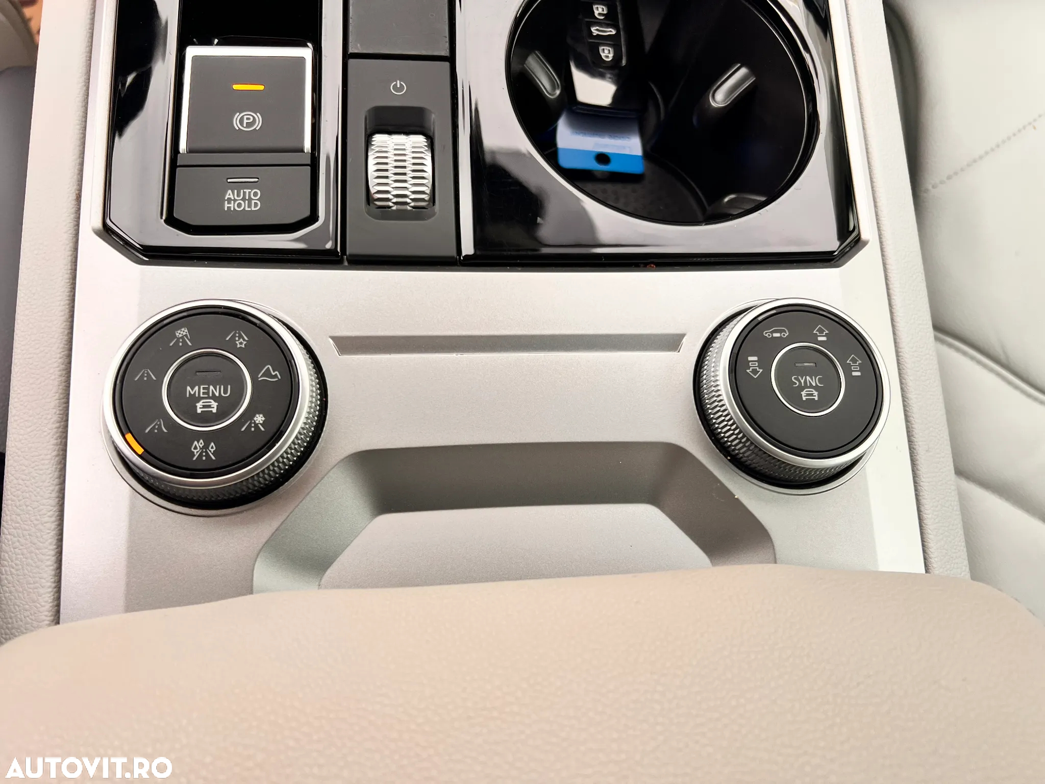 Volkswagen Touareg - 18