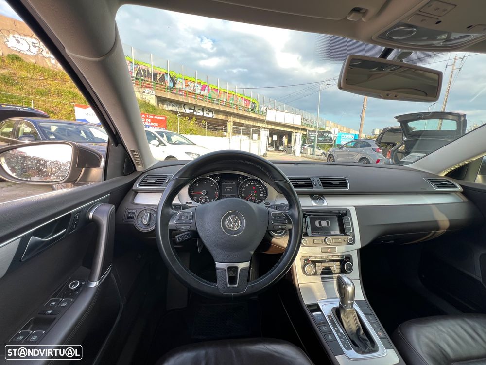 VW Passat 2.0 TDI Highline - 14