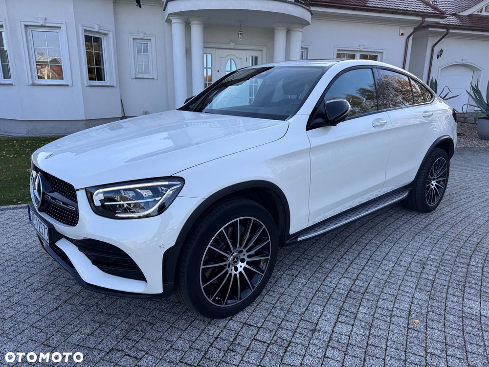 Mercedes-Benz GLC 300 e 4-Matic AMG Line - 1