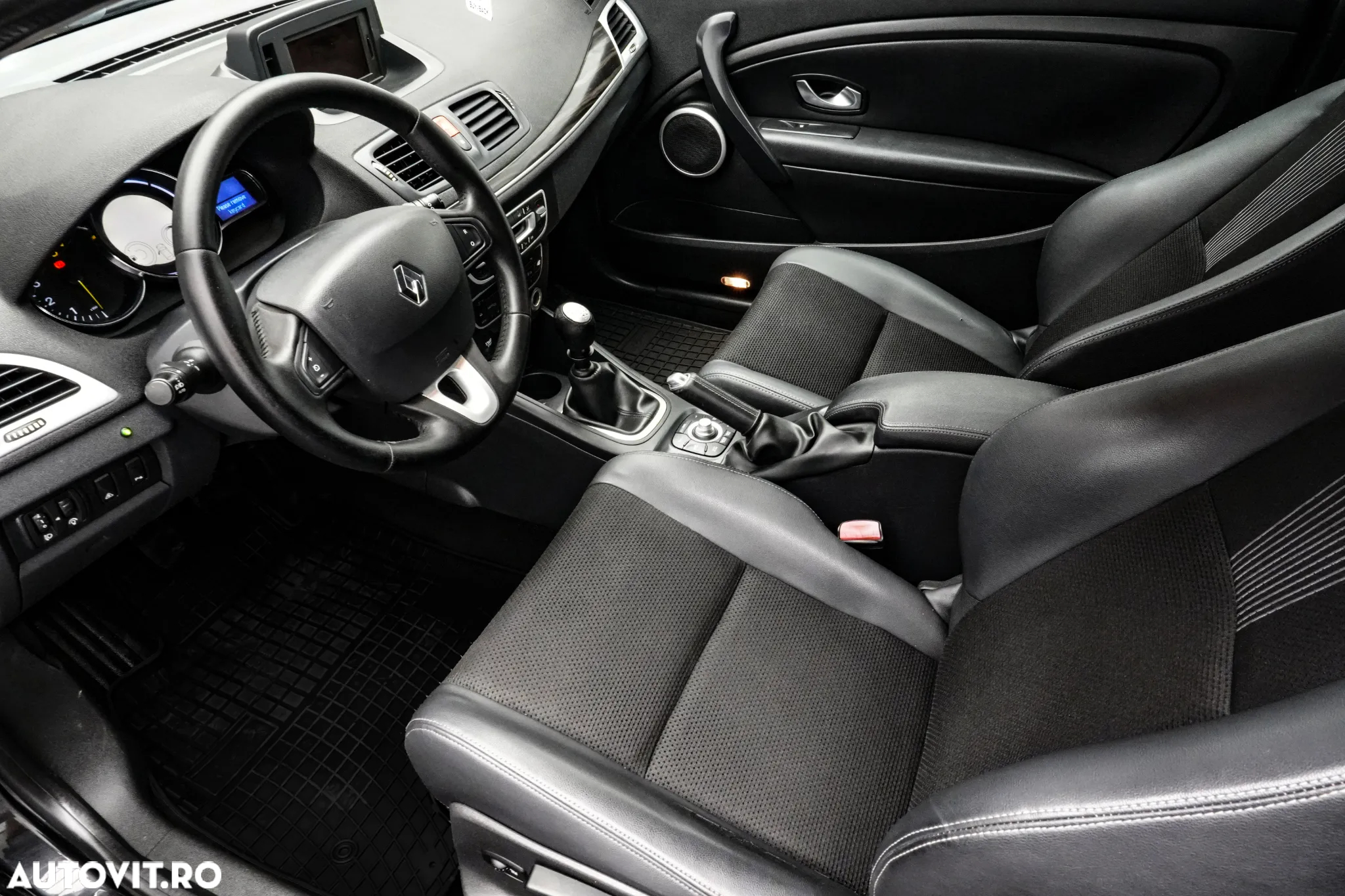 Renault Megane III Coupe 1.9 dCi GT Line - 8