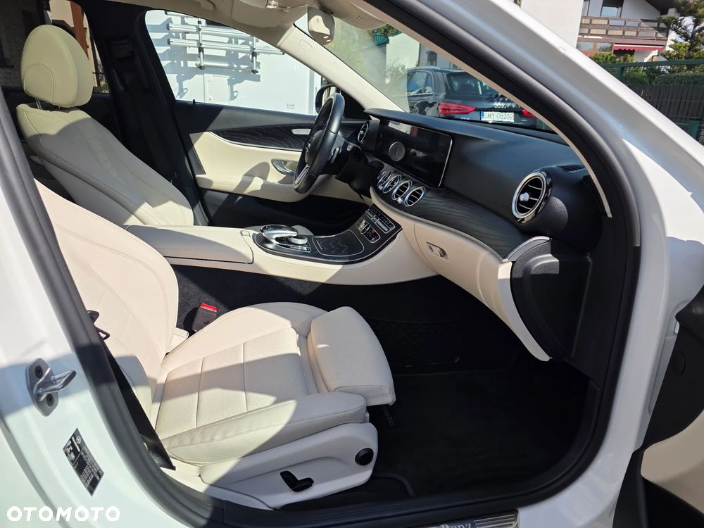 Mercedes-Benz Klasa E 300 de 9G-TRONIC Exclusive - 12