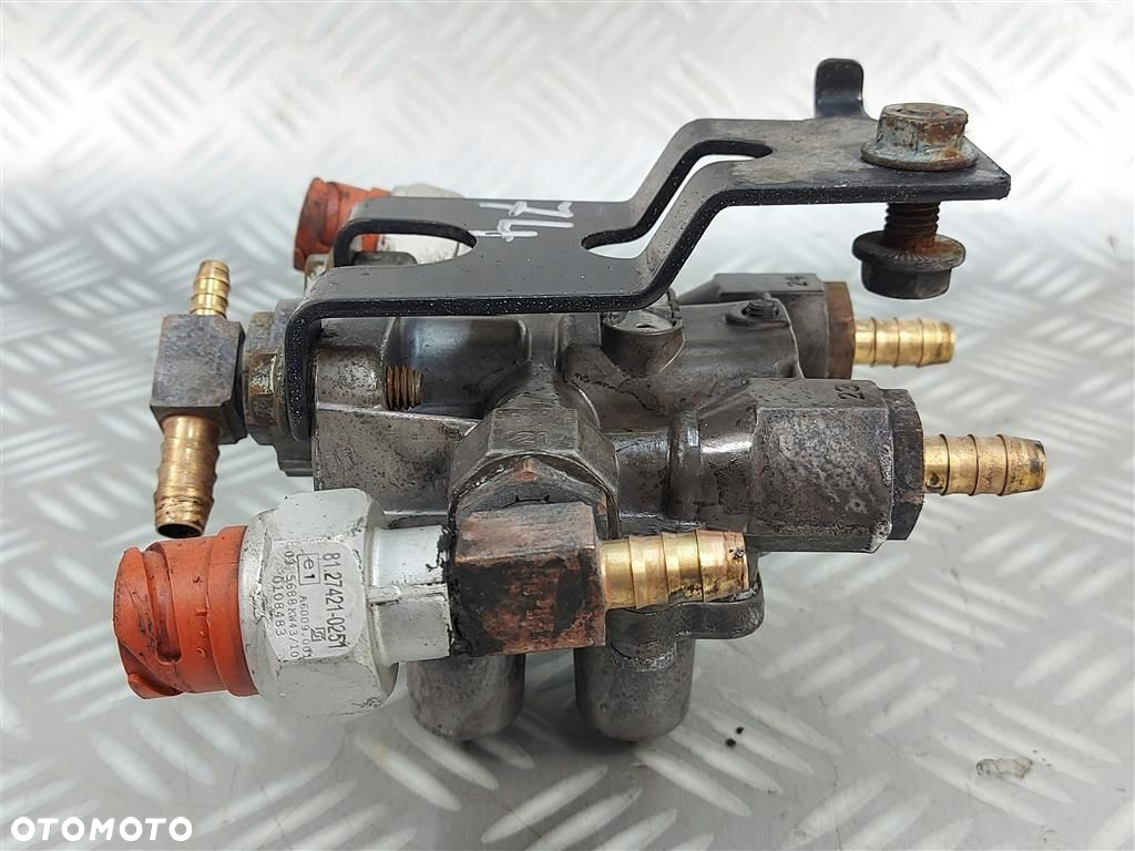 Zawór sterujący 4 OBWODOWY Man TGX TGA TGX EURO 5 9347144000 8127421-0251 - 3