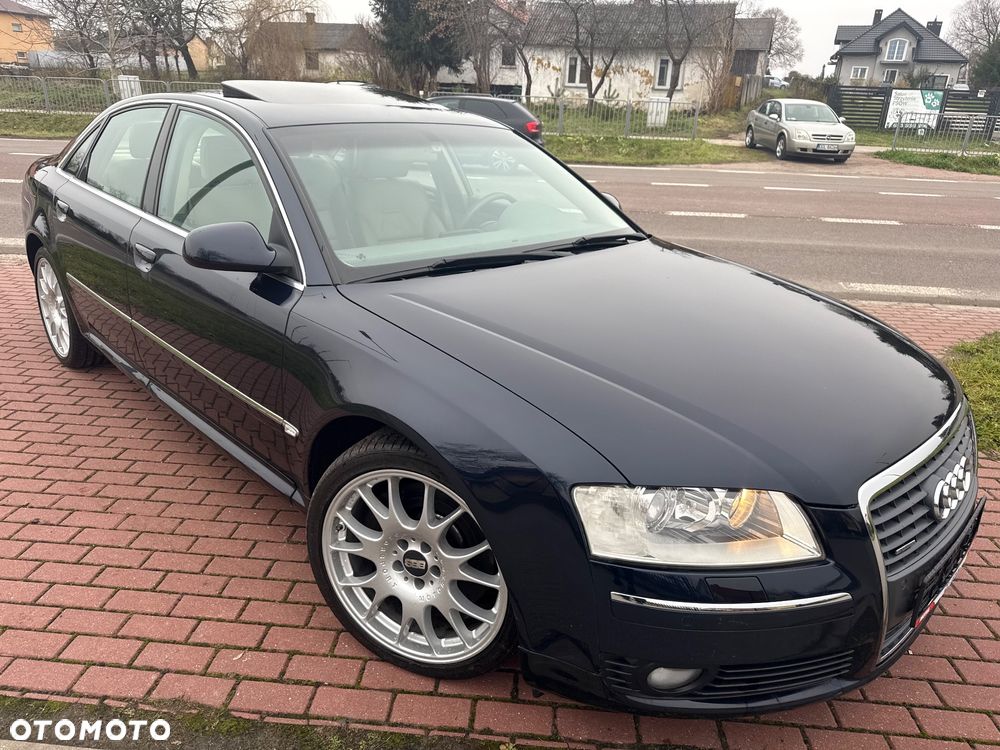 Audi A8 4.2 Quattro - 1