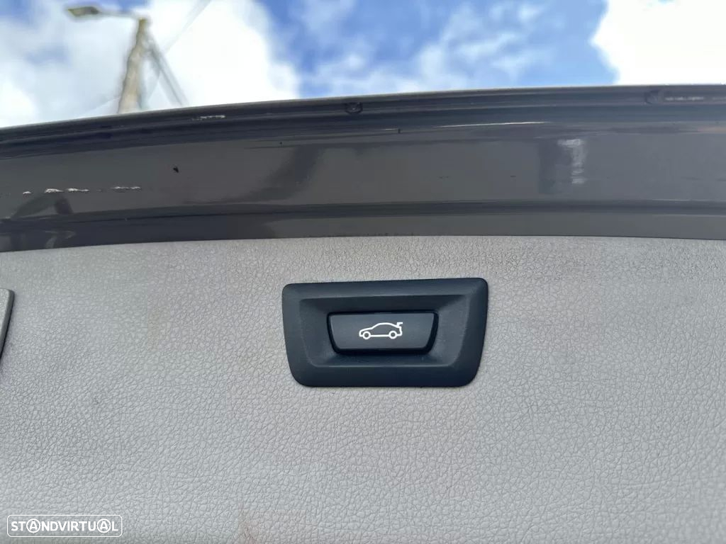 BMW 320 d Touring LifeStyle - 21