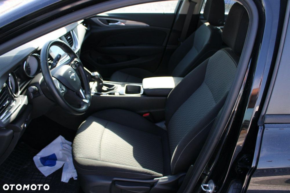 Opel Insignia - 11