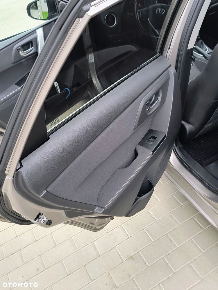 Toyota Auris 1.6 Valvematic Edition - 8