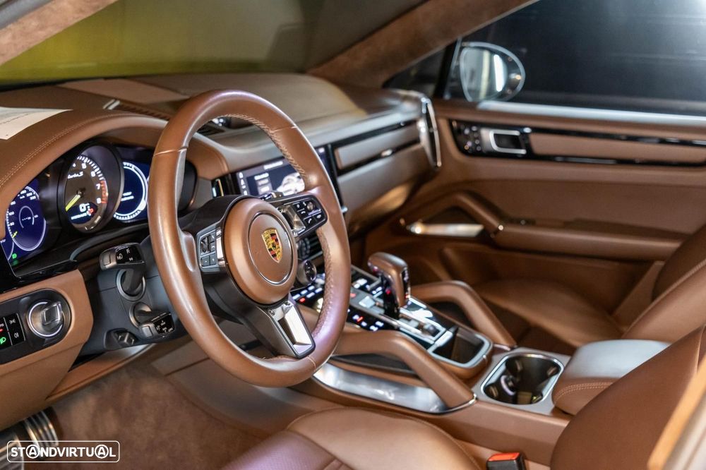 Porsche Cayenne Coupé Turbo S E-Hybrid - 33