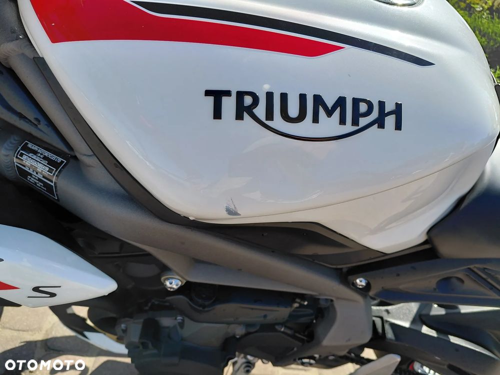 Triumph Street Triple - 13