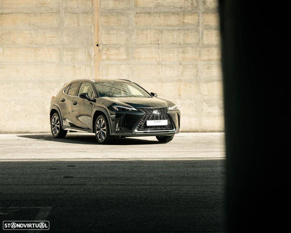 Lexus UX 250h Sport (Ecrã 12.3) - 17