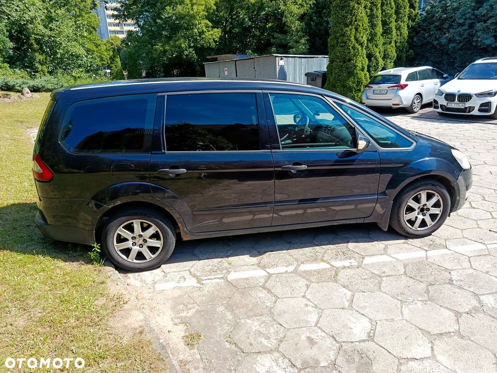 Ford Galaxy - 8