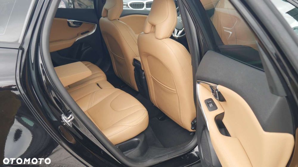 Volvo V40 Cross Country - 18