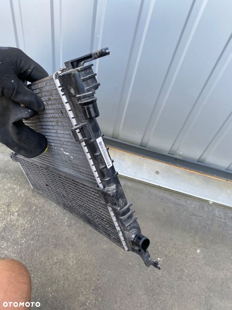 Renault CAPTUR 2 II CLIO V 5 ARKANA ETECH e tech E-TECH HYBRYDA hybryd chłodnica wody silnika 1.6 214105837R Elektric Electric elektryczny elektryk Wwa - 3