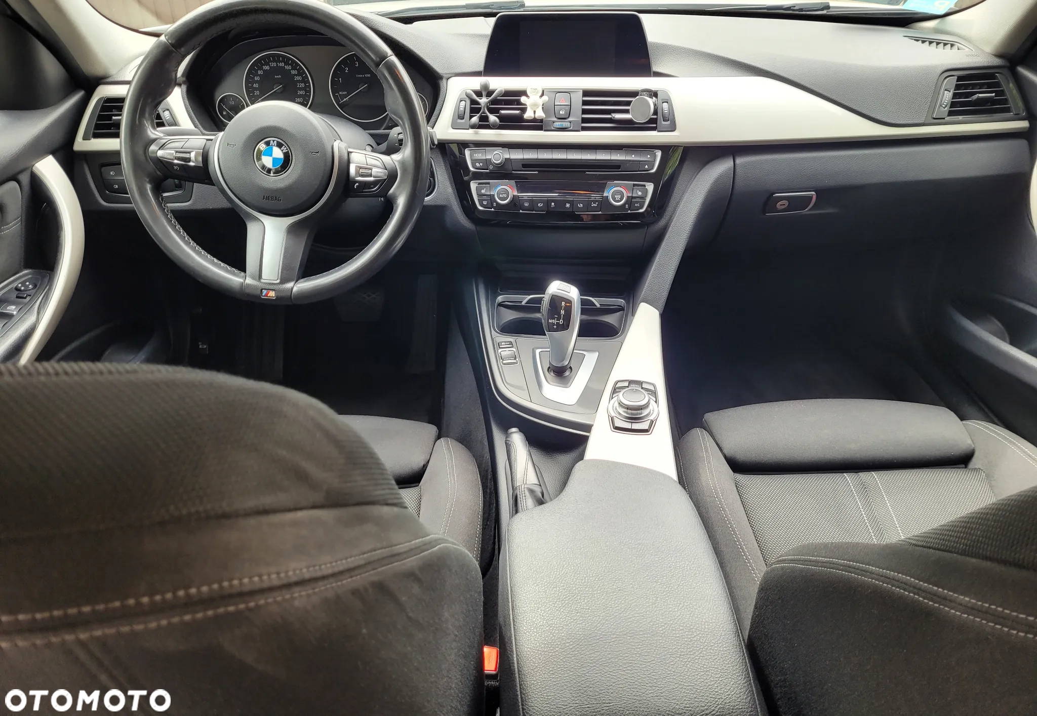 BMW Seria 3 318i - 10