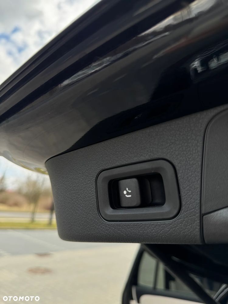 Mercedes-Benz GLB - 25