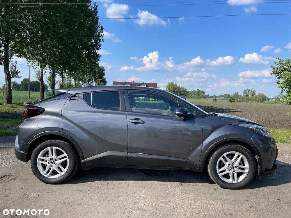 Toyota C-HR 1.8 Hybrid Neon Lime powered by JBL - 3