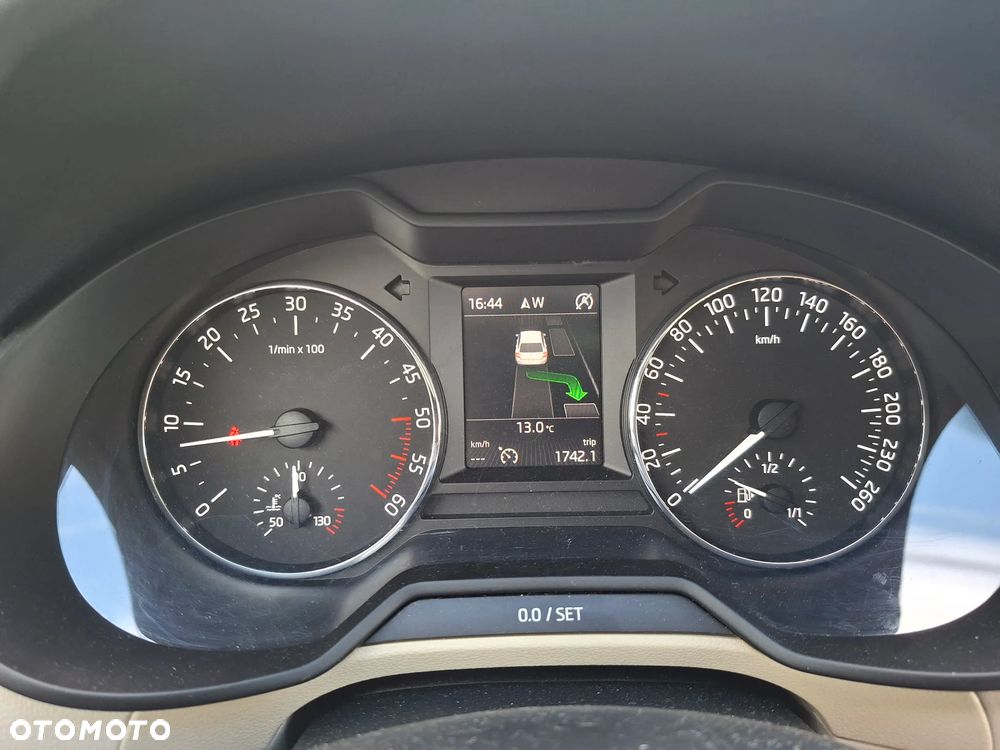 Skoda Octavia 1.6 TDI Ambiente DSG - 22
