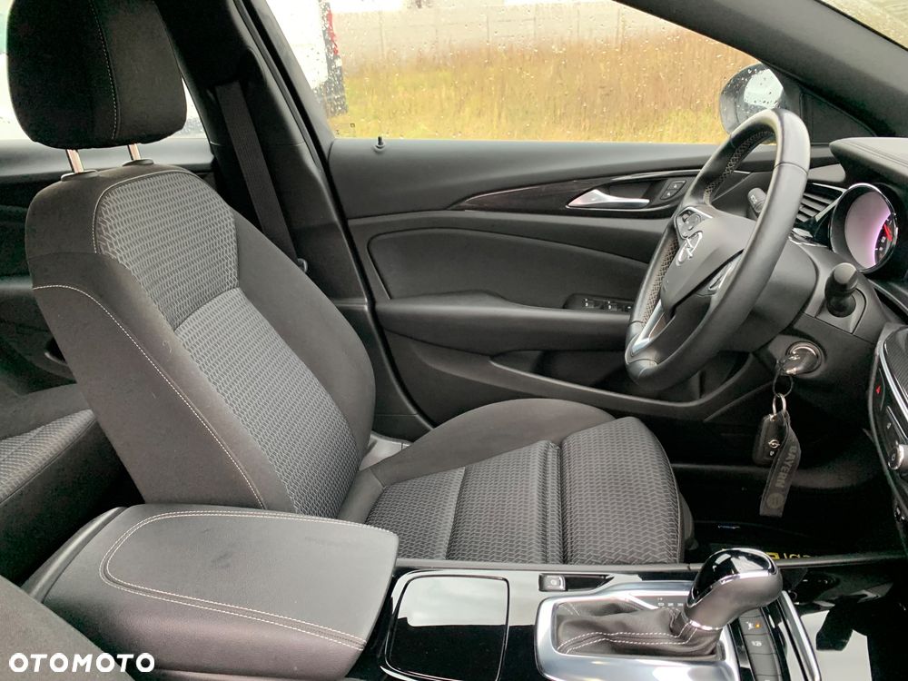 Opel Insignia - 21