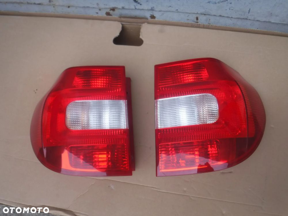 Skoda Yeti LIFT lampa tyl lewa prawa - 1
