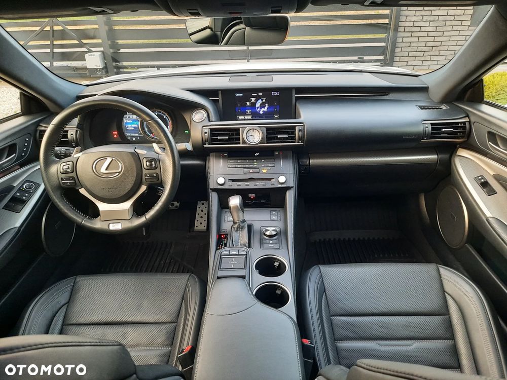 Lexus RC - 18