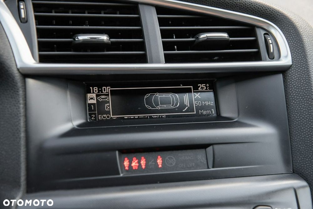 Citroën DS4 e-HDi 115 Urban Show - 23