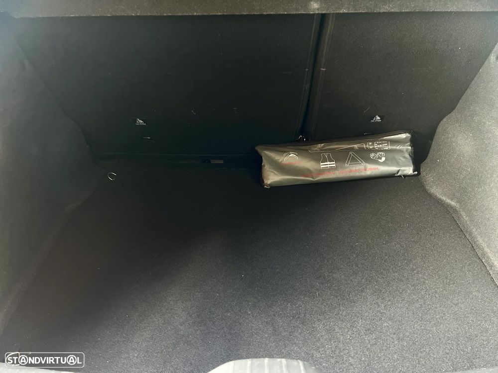 Citroën C4 Cactus 1.2 PureTech Shine EAT6 - 26