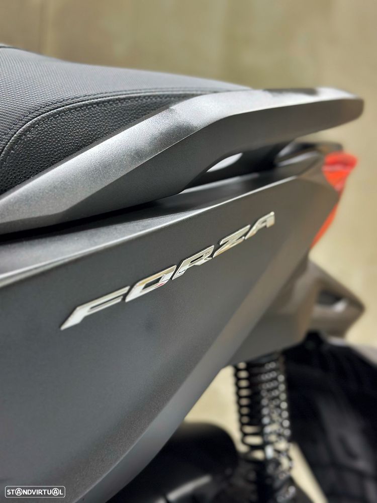 Honda Forza 125 - 4
