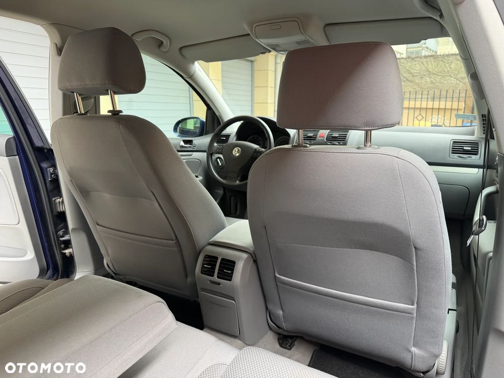 Volkswagen Golf 2.0 FSI Comfortline DSG - 10