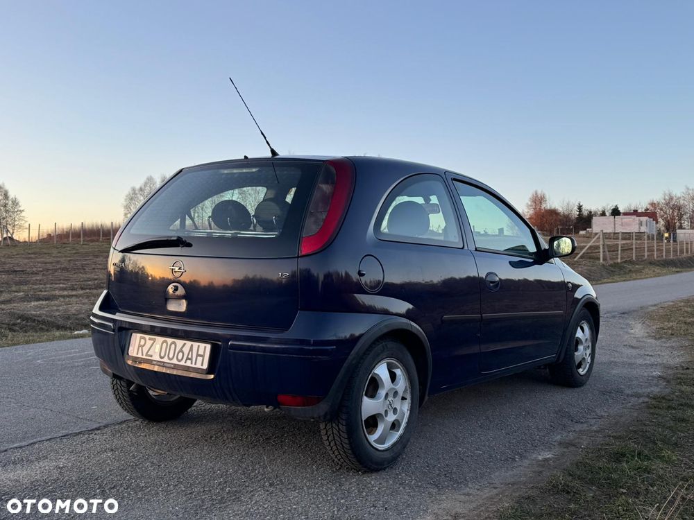 Opel Corsa 1.2 16V Essentia - 4