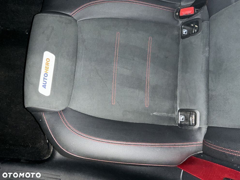 Mercedes-Benz CLA - 39