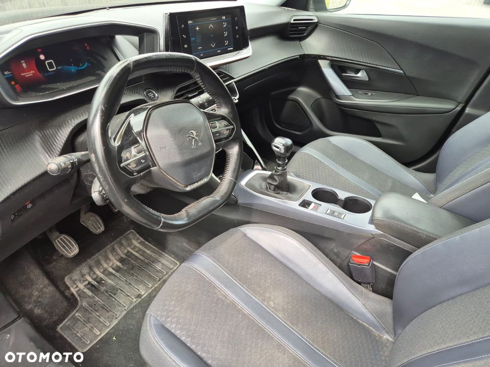 Peugeot 2008 1.2 PureTech Active S&S - 5